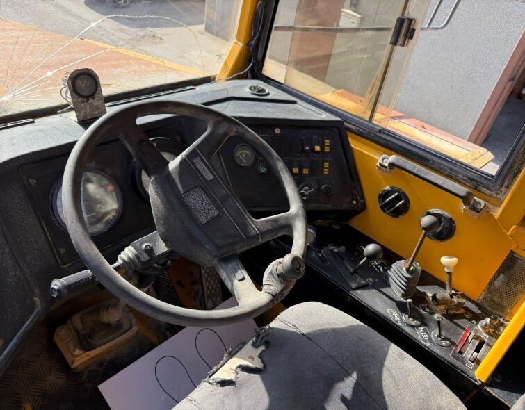 VOLVO A35